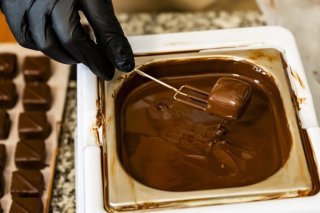 Le cadmium peut être naturellement présent dans les fèves de cacao (archives). KEYSTONE/JEAN-CHRISTOPHE BOTT